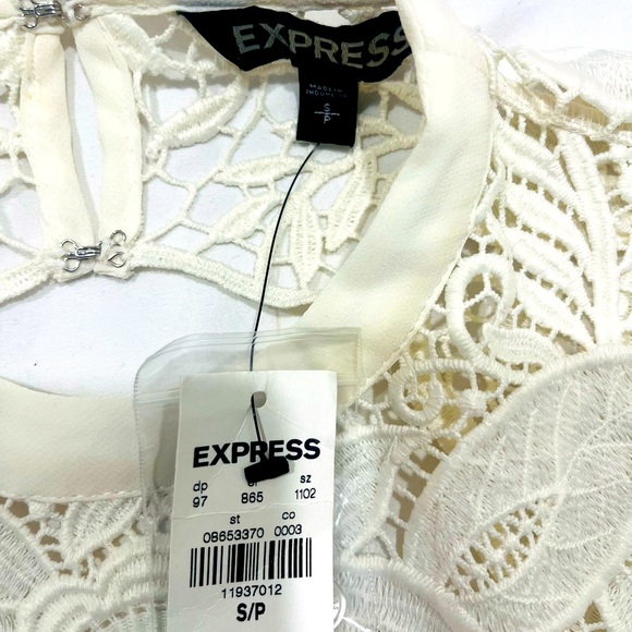 Express Cream Cutout Blouse NWT - Picture 2 of 4